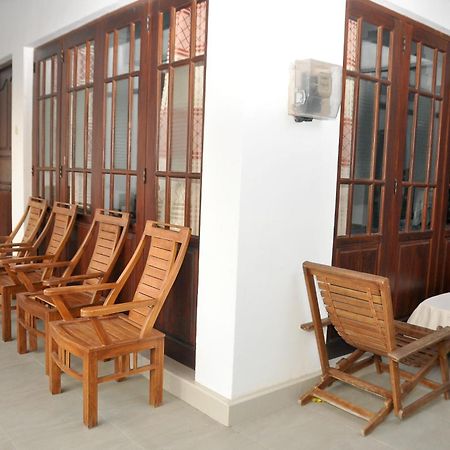 Golden Shower Inn Kandy Eksteriør billede