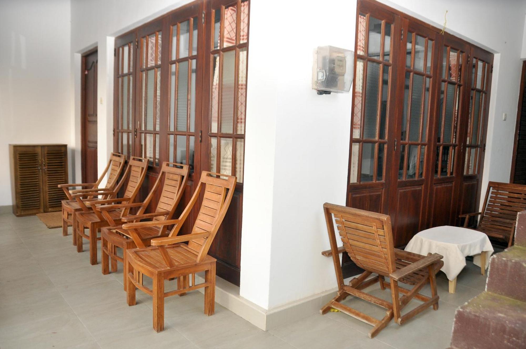 Golden Shower Inn Kandy Eksteriør billede